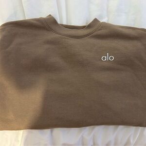 Alo Yoga Accolade Crewneck in GRAVEL